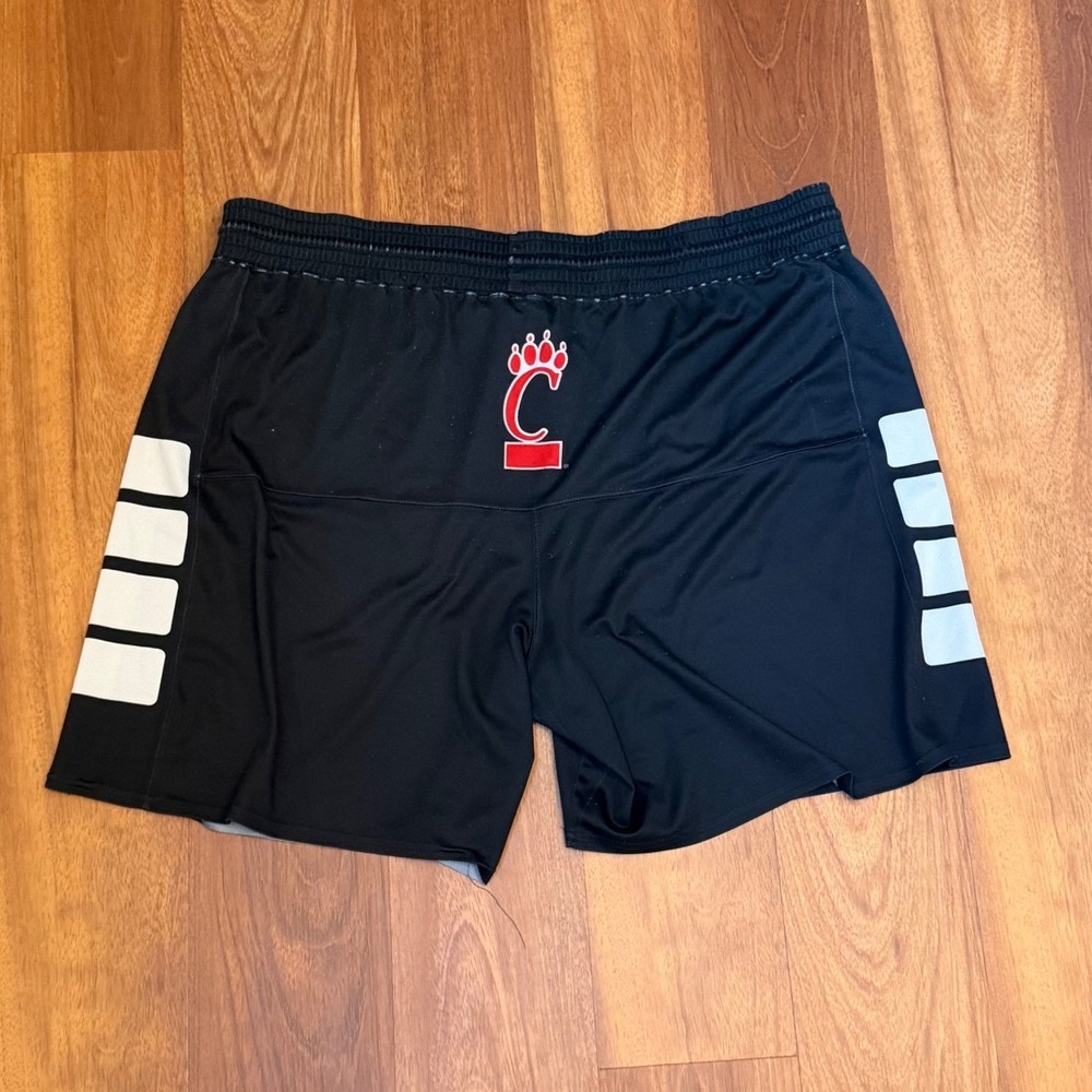 Y2K Jordan University of Cincinnati Bearcats Basketball Shorts Men's Size XL